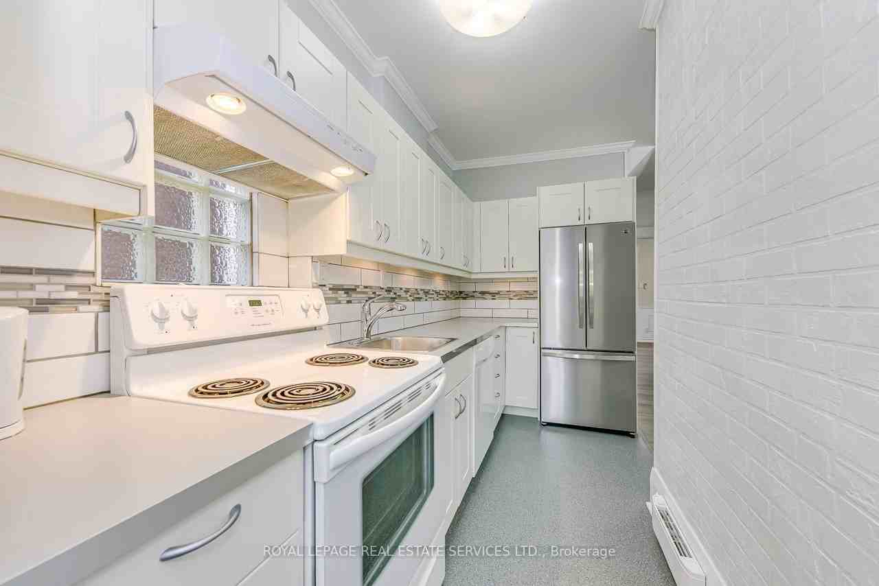 194 Fairview Avenue #A - Photo 3 of 20