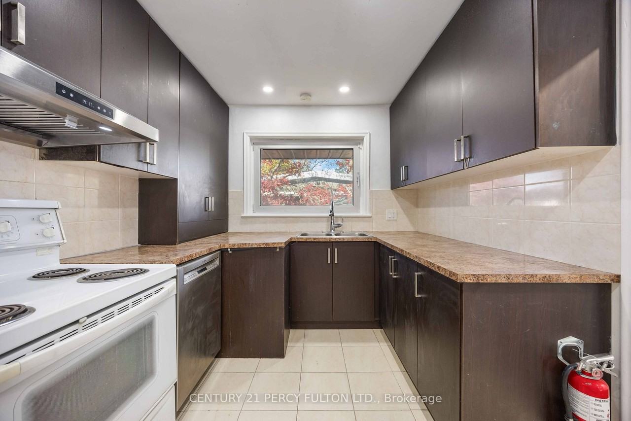 10 Chipping Road - Photo 2 of 22