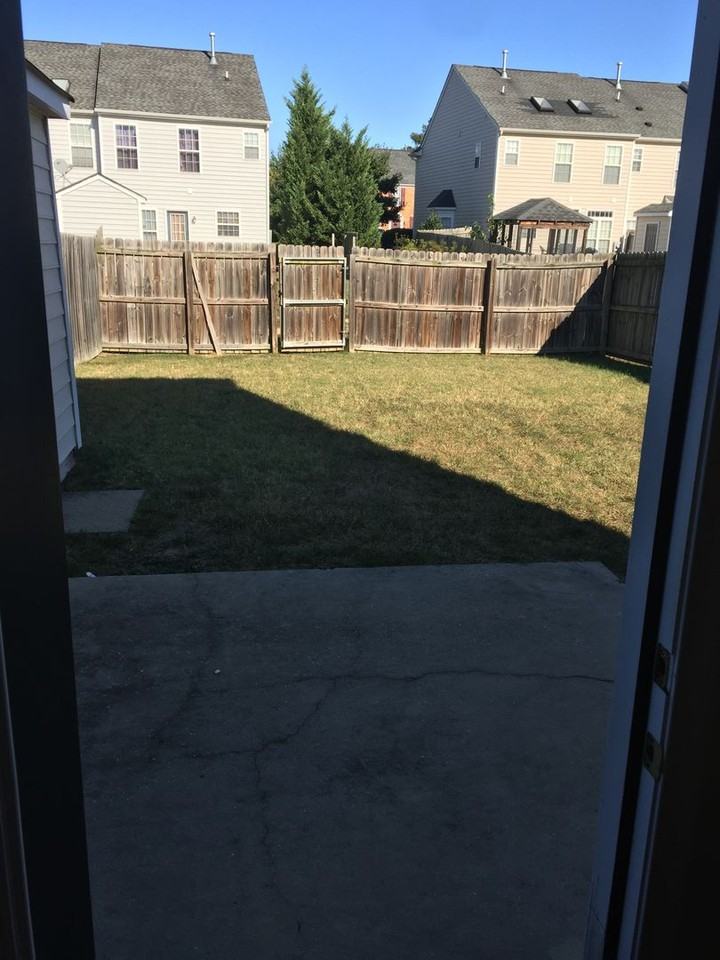 913 Dominion Townes Ct - Photo 7 of 17