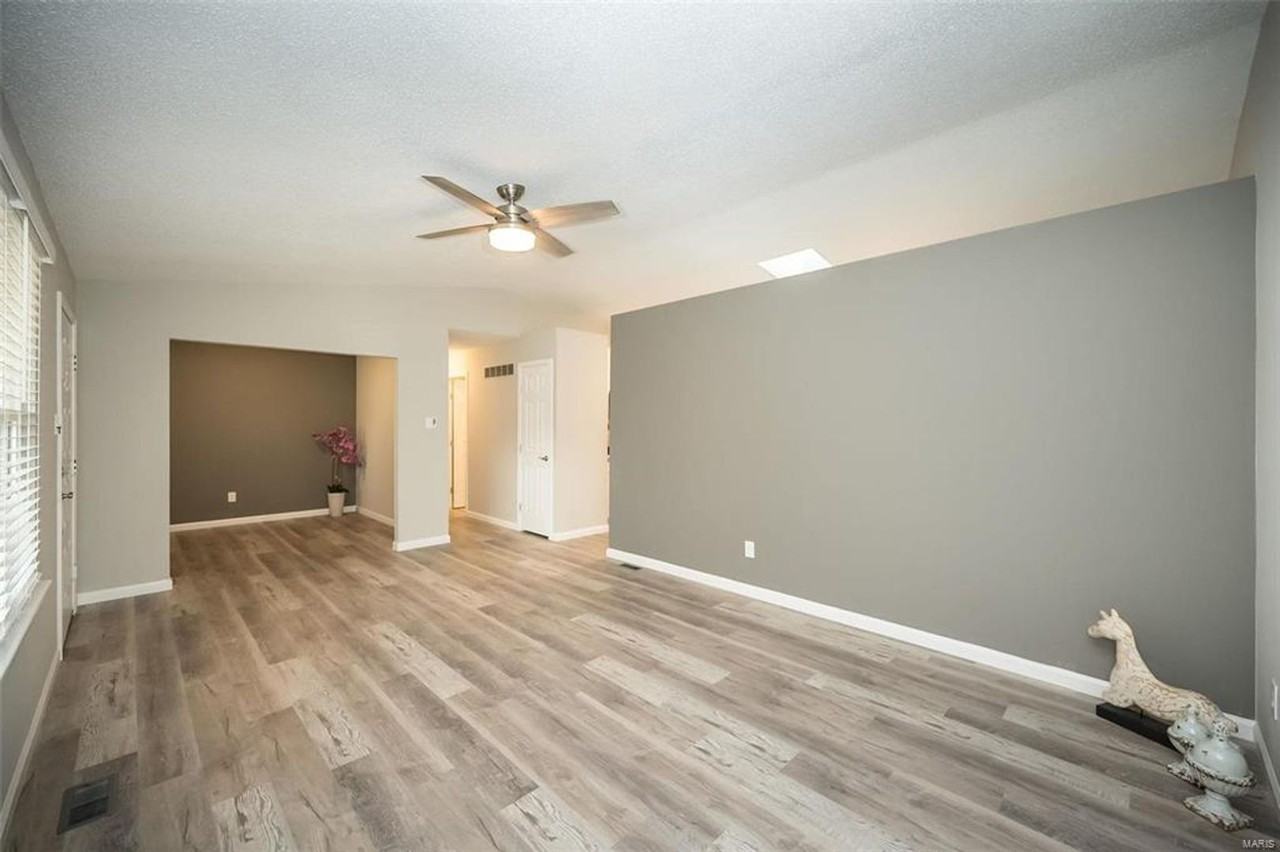 2862 Woodbury Dr - Photo 3 of 13