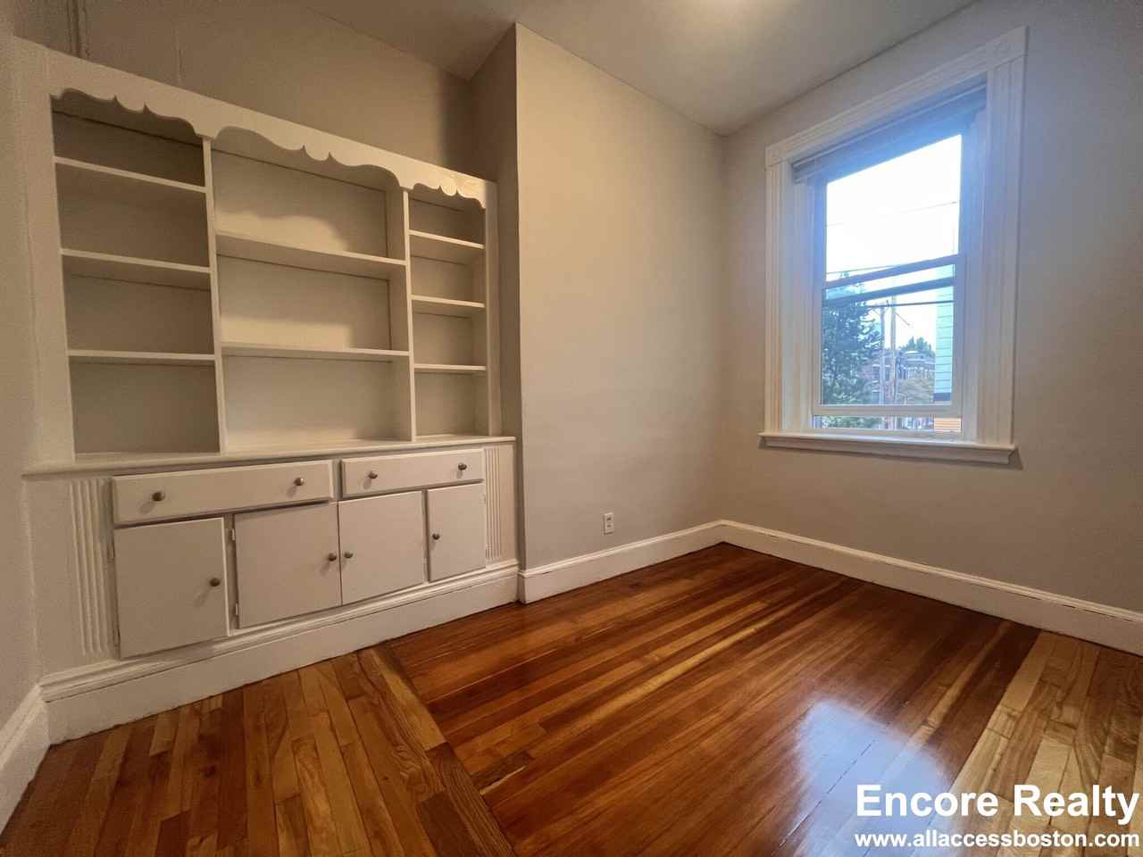 33 Stearns Road #11 - Photo 5 of 6