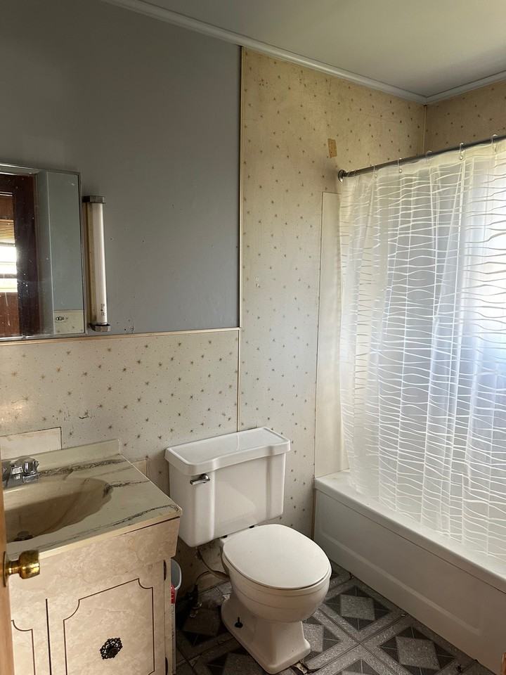 99 Ellen Street #1 - Photo 6 of 7