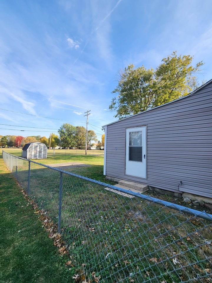 509 Longfellow St #NA - Photo 2 of 6