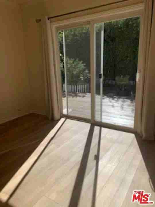 6356 Lindenhurst Ave - Photo 2 of 8