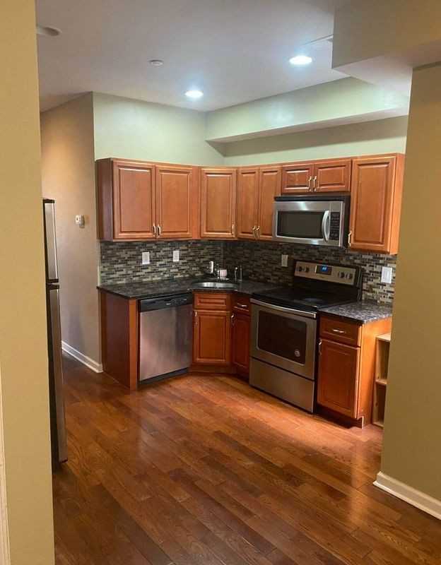 2356 N Park Ave ##B2 - Photo 7 of 10