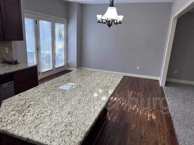 1040 Commonwealth Cir - Photo 3 of 21