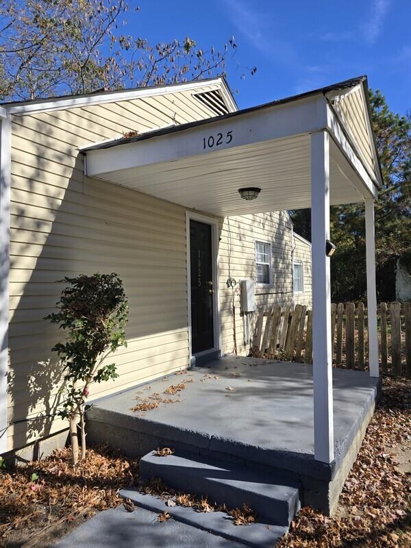 1025 Bradley Ln - Photo 4 of 18