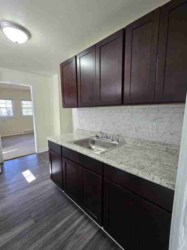 1025 Bradley Ln - Photo 7 of 18