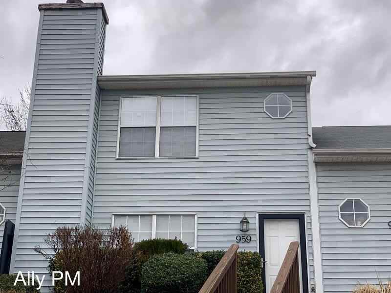 959 Rives St - Photo 3 of 43