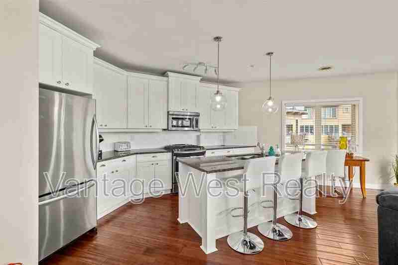 4099 Pritchard Dr N - Photo 3 of 32
