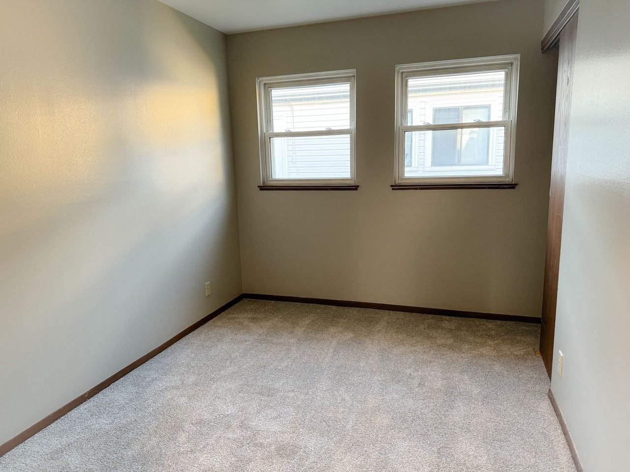 2130 W Howard Ave - Photo 2 of 12