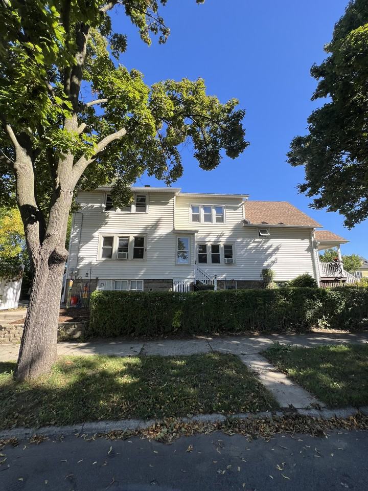 302 E Burdick Ave - Photo 2 of 13