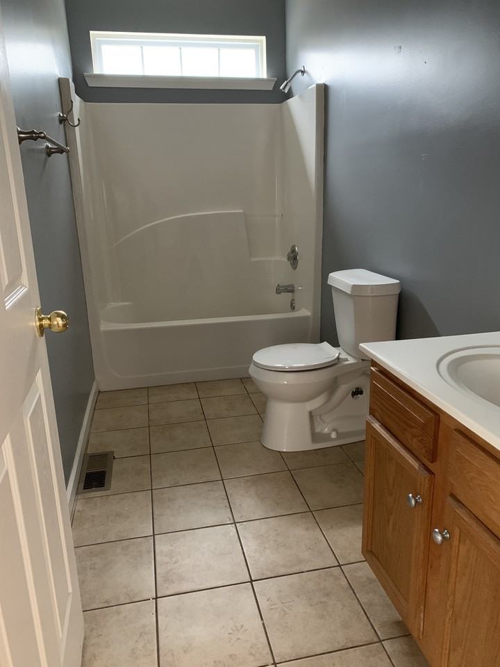 575 Manly Ave #NA - Photo 3 of 3