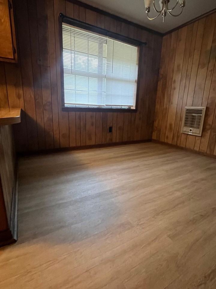 910 Sunset Rd - Photo 3 of 12