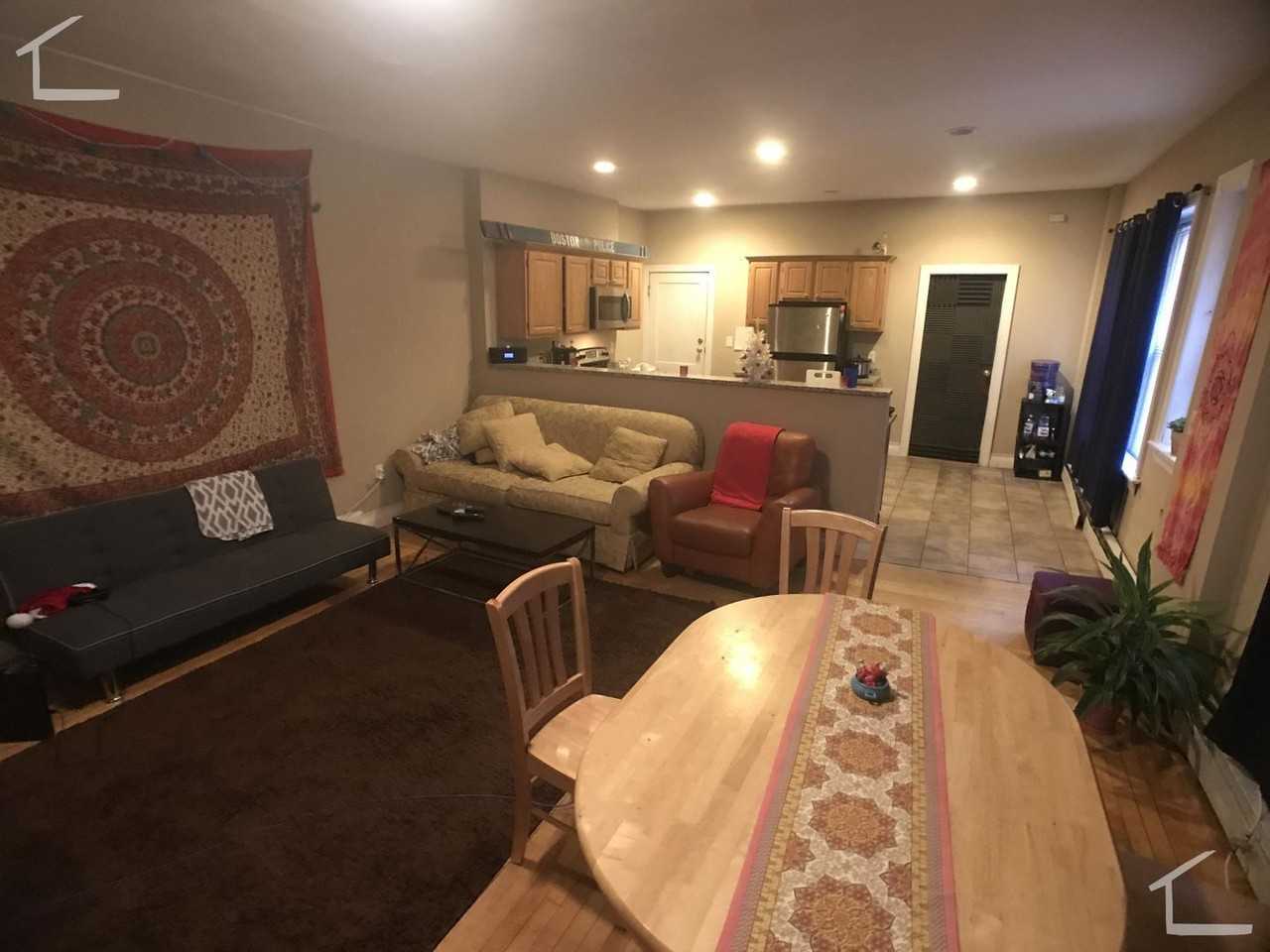 1282 Commonwealth Ave - Photo 2 of 9