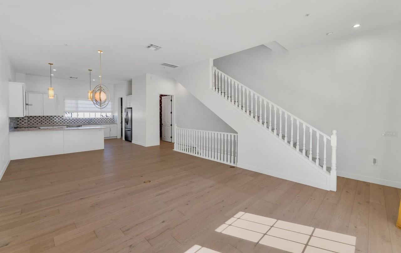 4438 N 27th St #26 - Photo 4 of 24