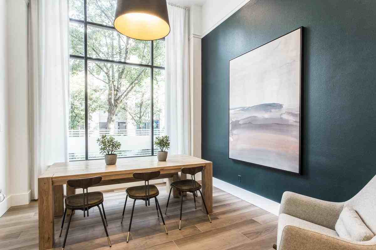 1811 S River Dr - Photo 6 of 19