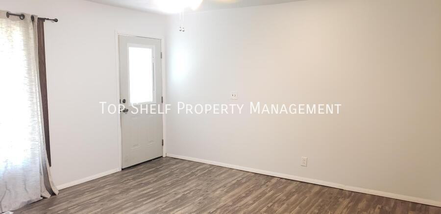 2202 62nd St - Photo 2 of 9