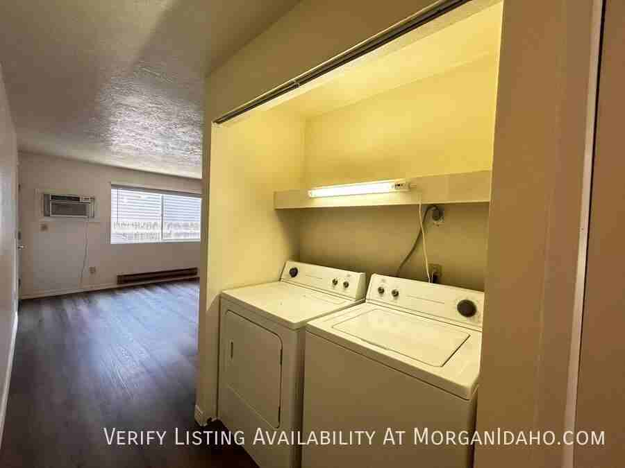 844 Nw 7th St - Photo 3 of 8