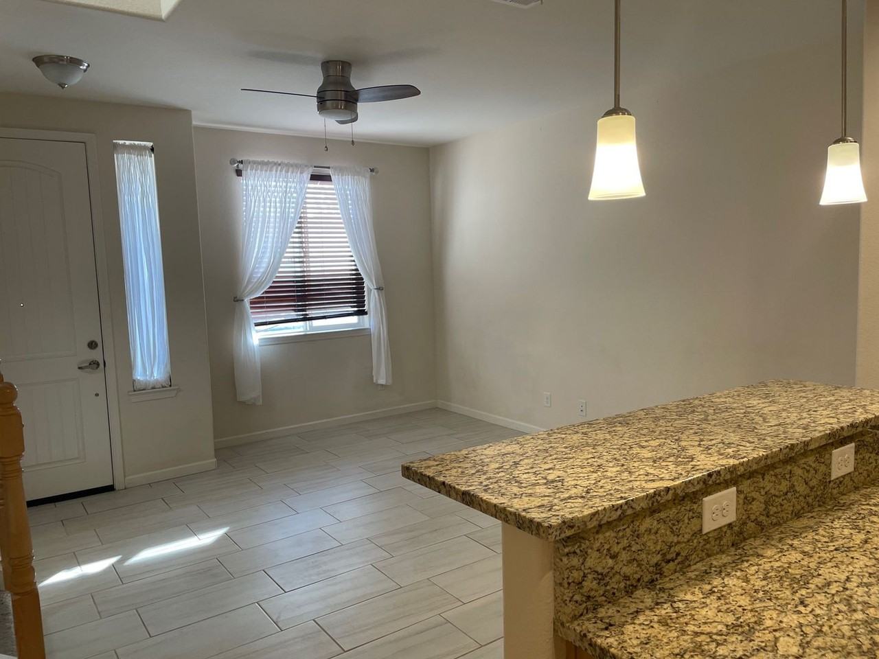1009 Arbor Rd - Photo 5 of 17