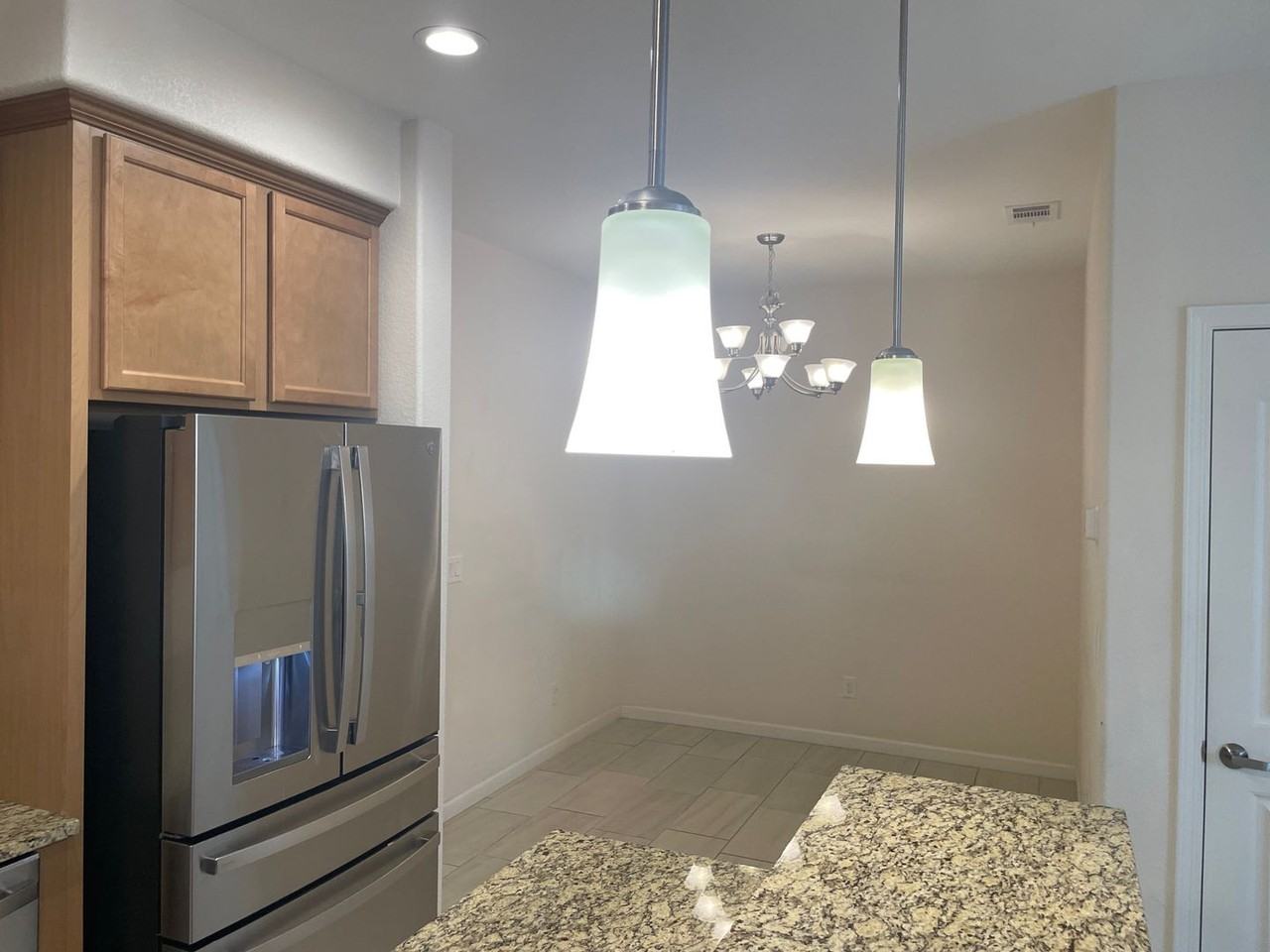 1009 Arbor Rd - Photo 6 of 17