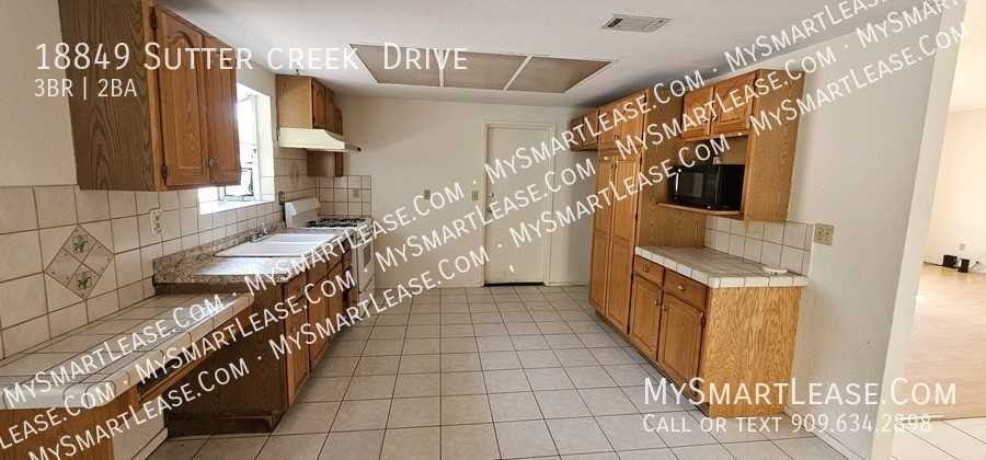 18849 Sutter Creek Dr - Photo 2 of 13