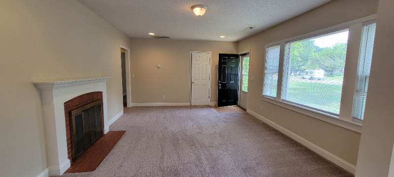 2506 E 4th St - Photo 4 of 16