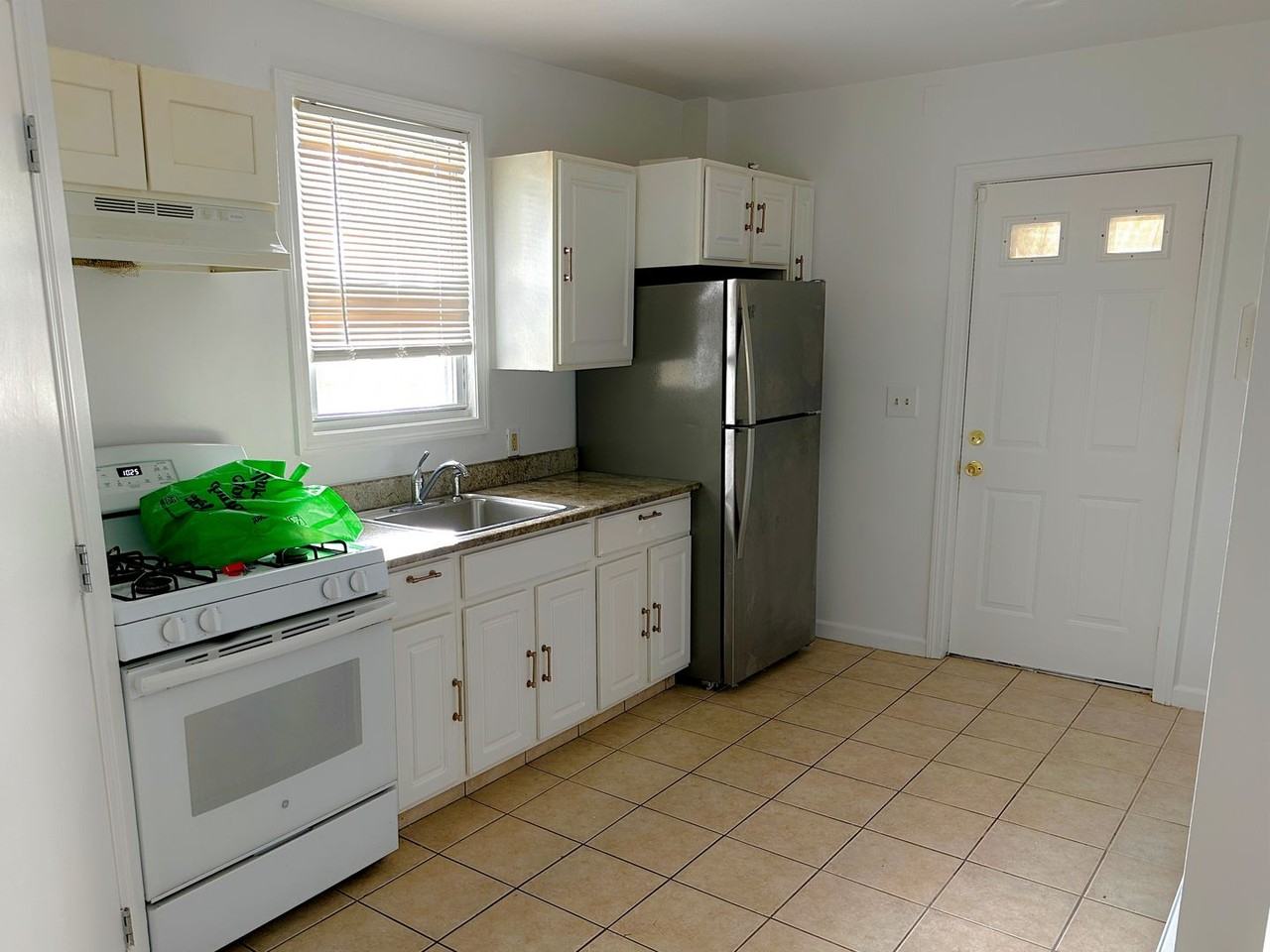 35 Terrace Dr #2R - Photo 2 of 4