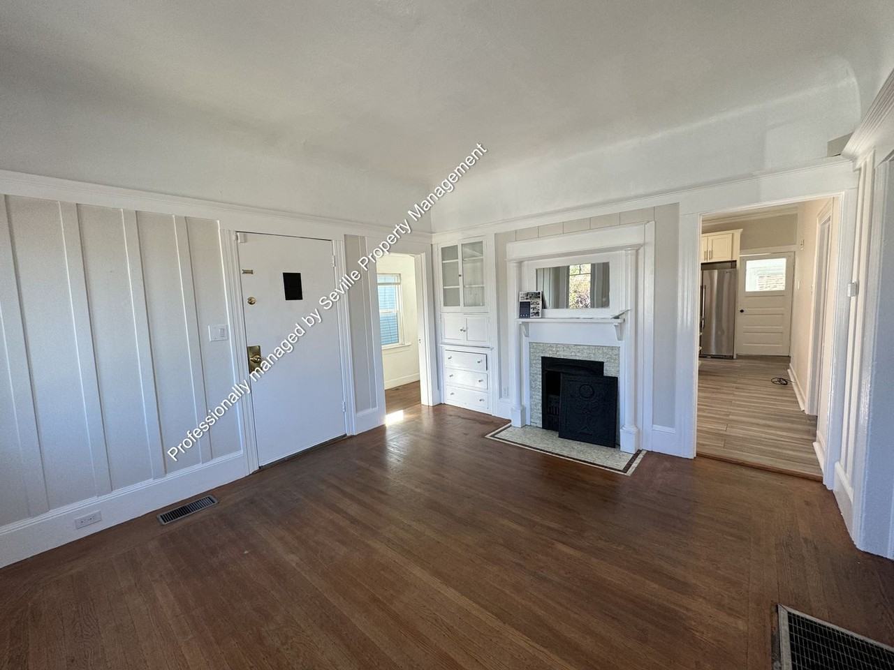 6525 Herzog St - Photo 3 of 44