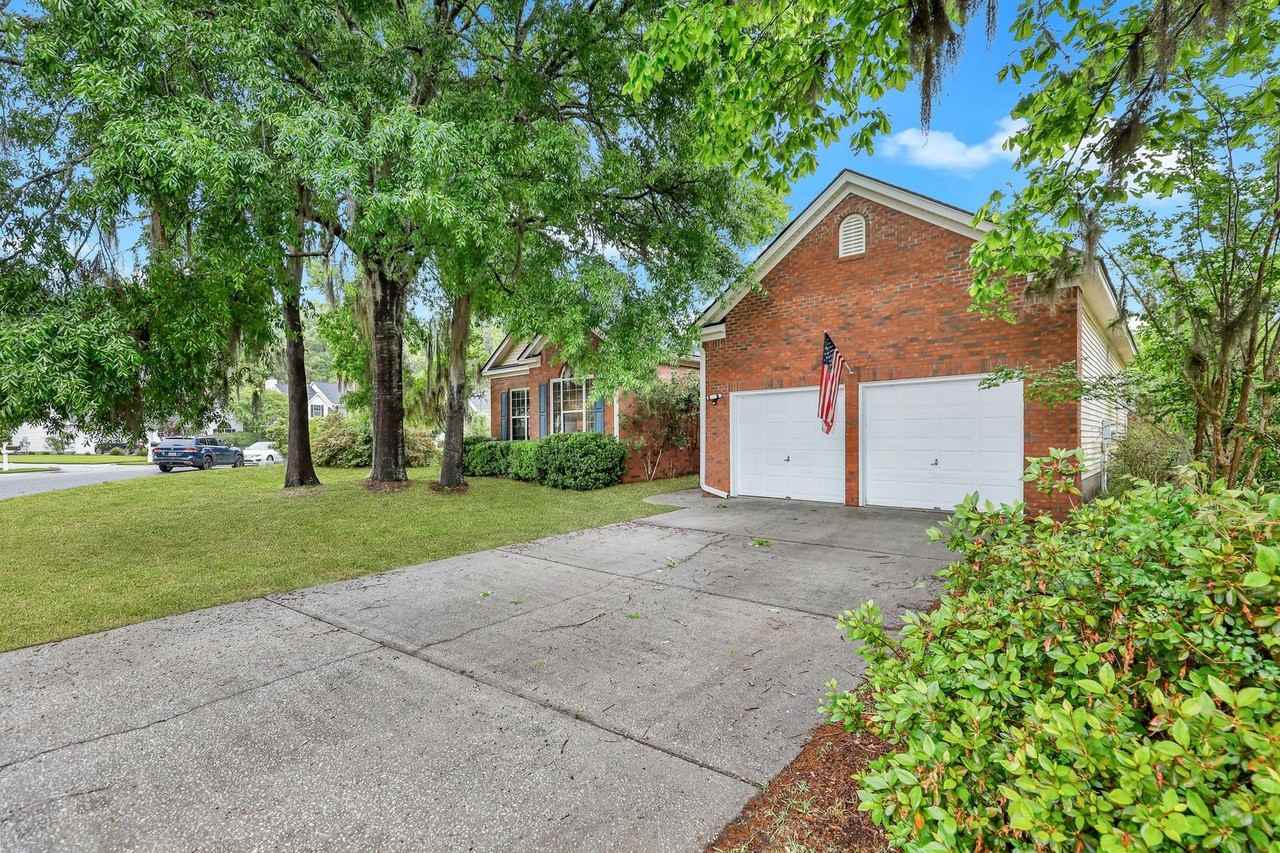 3441 Forest Glen Dr - Photo 2 of 31