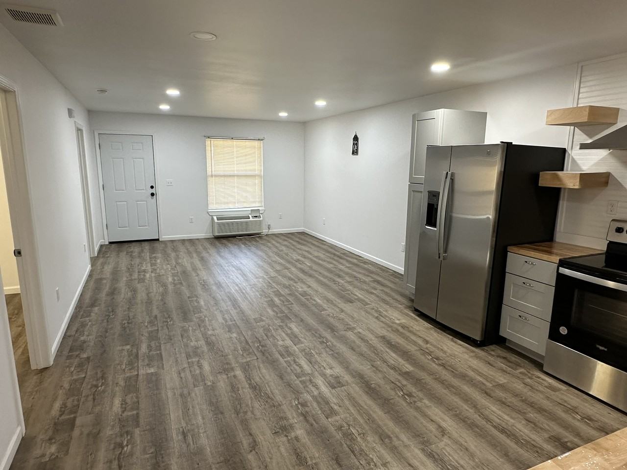 100 E 3rd St #B - Photo 2 of 13