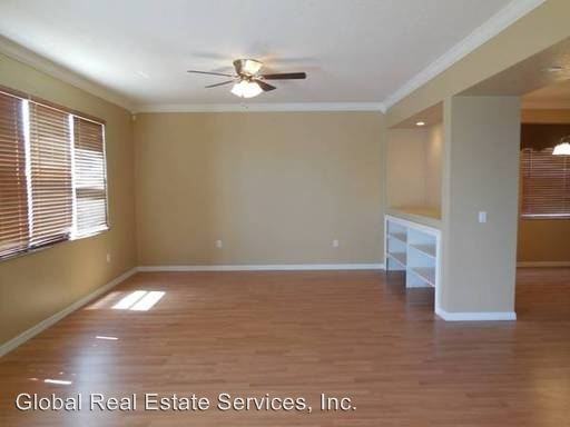 241 Roseling Crossing - Photo 2 of 7