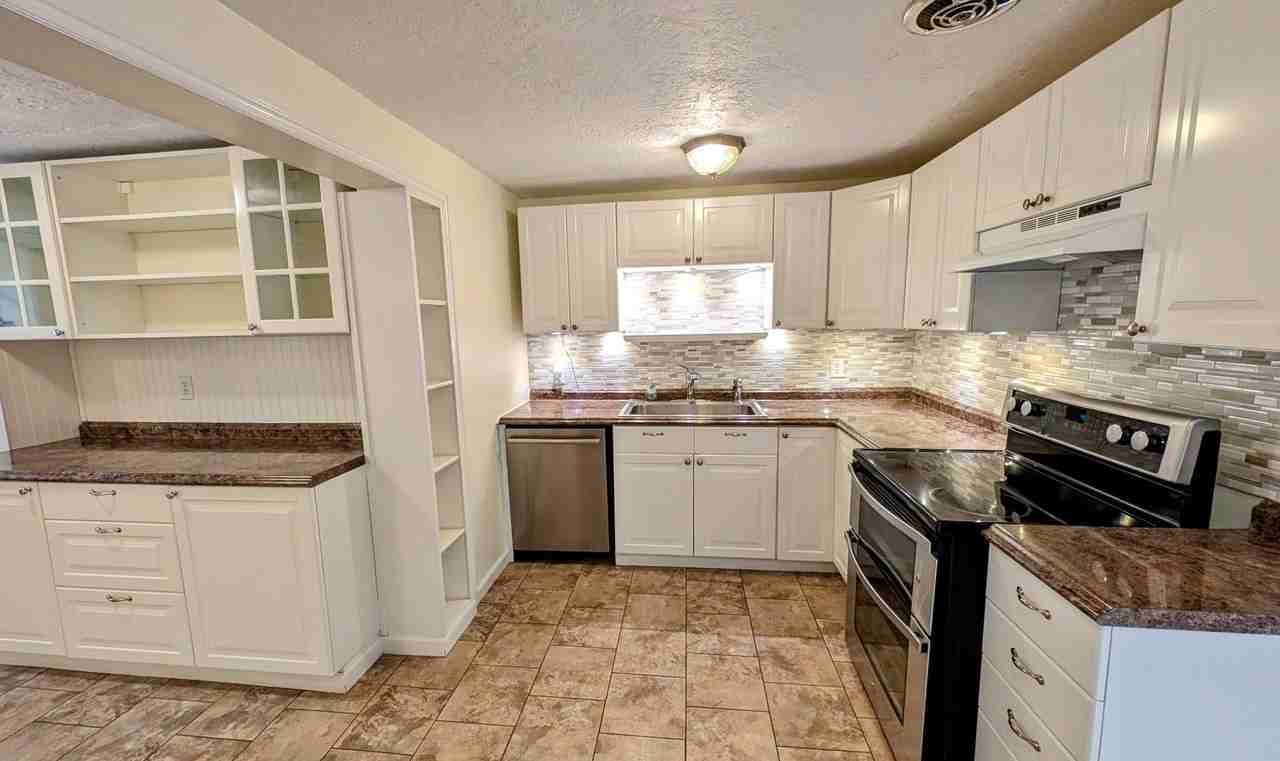 23507 53rd Ave W - Photo 4 of 24