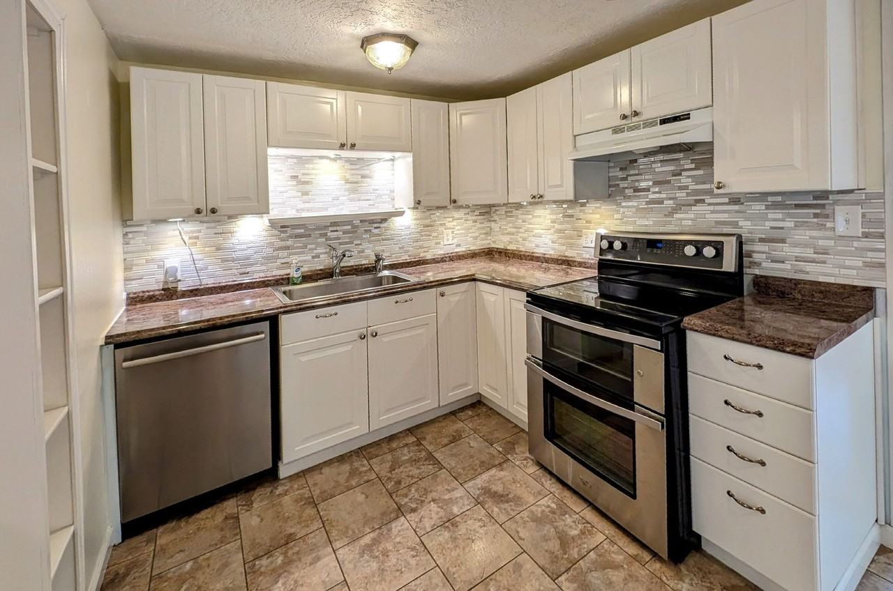23507 53rd Ave W - Photo 5 of 24