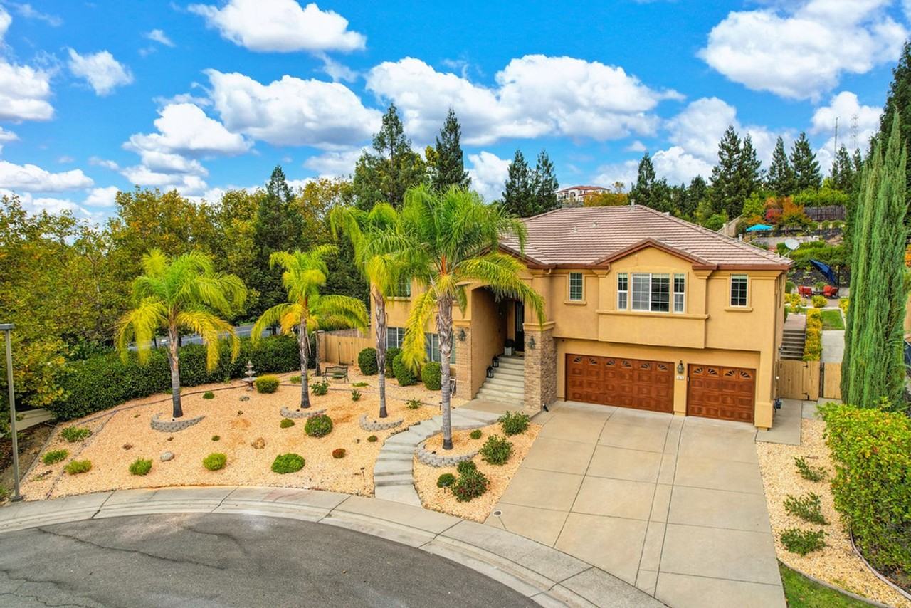 1676 Stronsay Court - Photo 3 of 50