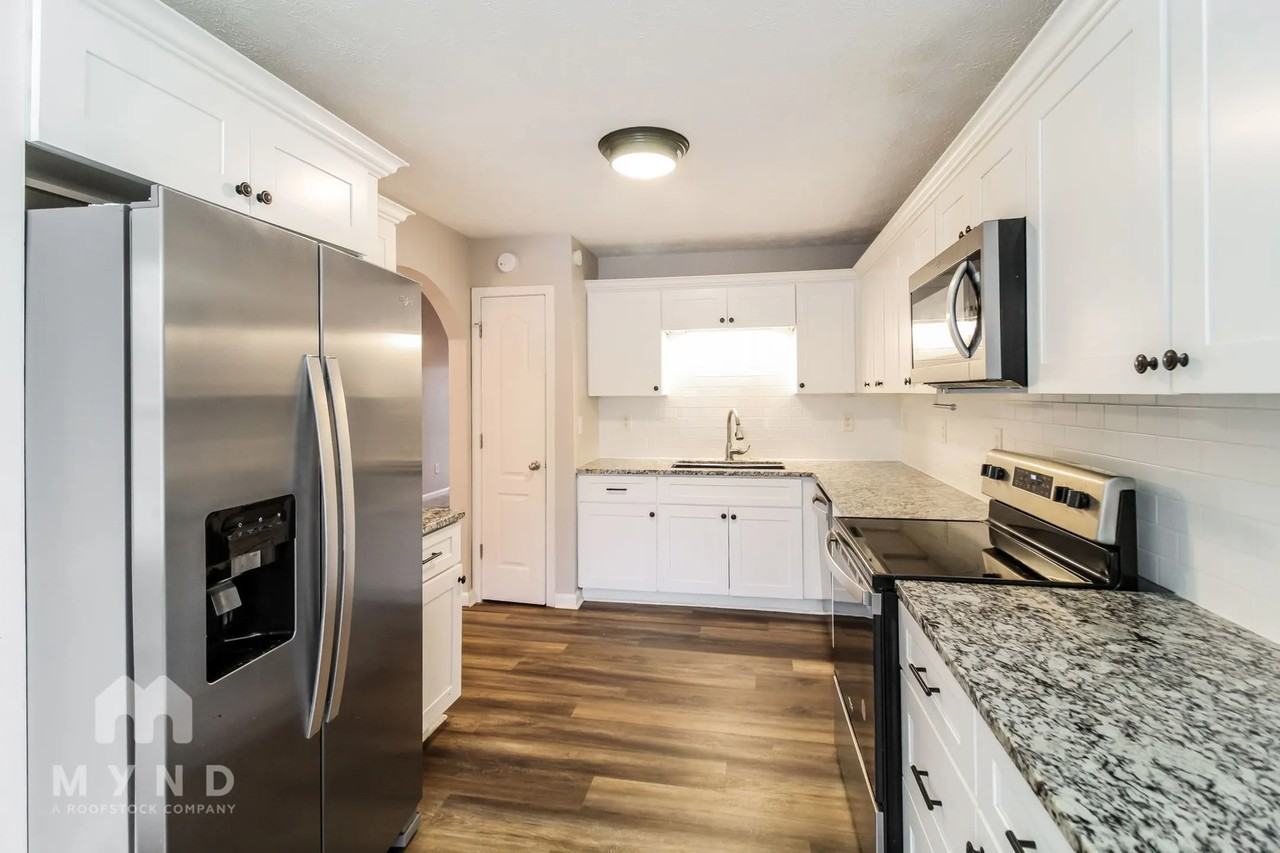 1259 Morrow Dr - Photo 3 of 21