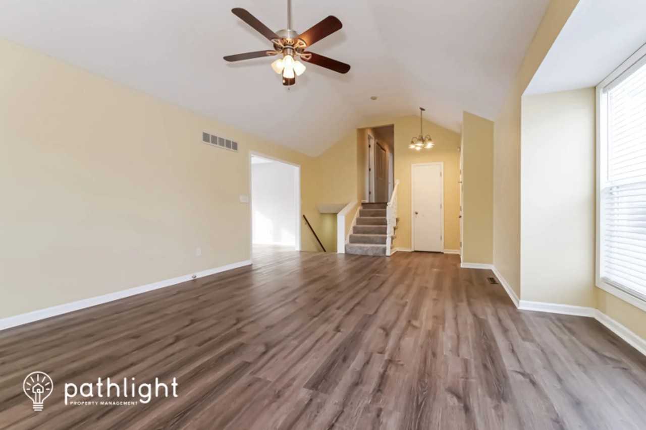 1920 Fairground Dr - Photo 3 of 19