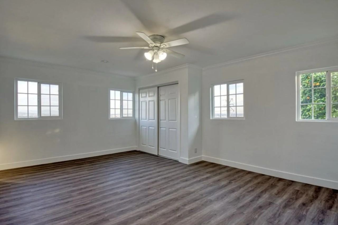 1015 N Eastman Ave - Photo 2 of 38