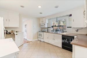 featured image of 17 Bowman St