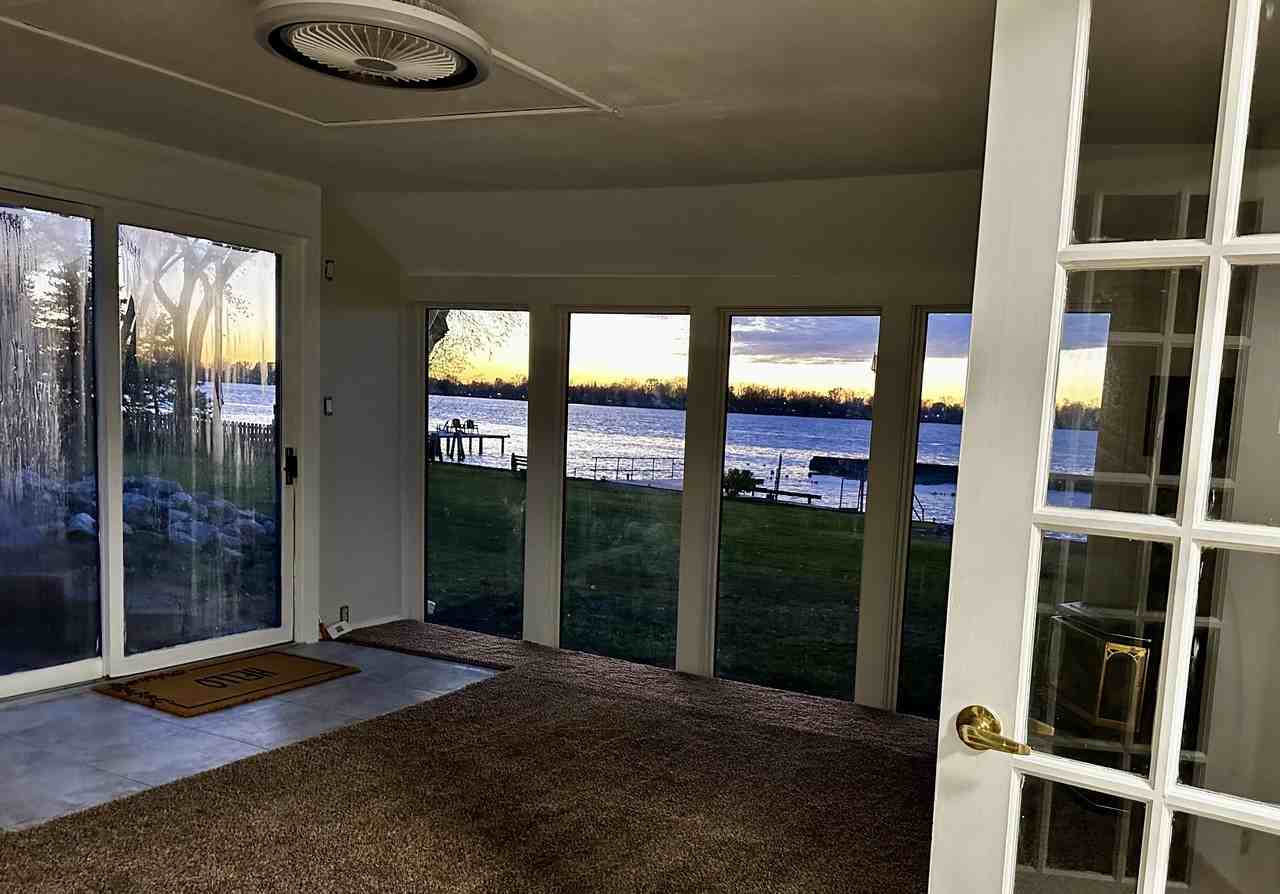 3115 Saint Clair Parkway - Photo 3 of 16