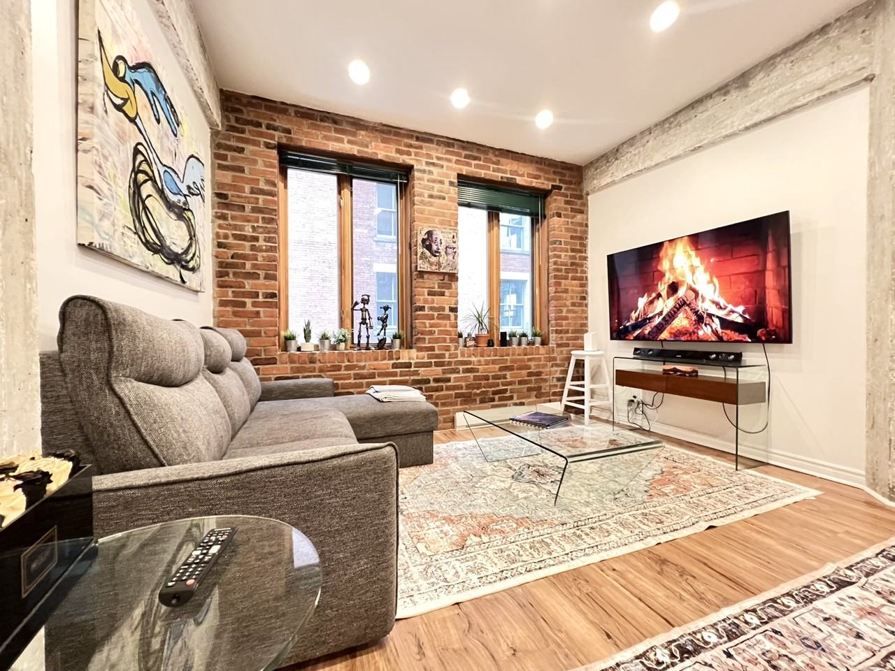 83 Rue St-Paul E - Photo 2 of 15