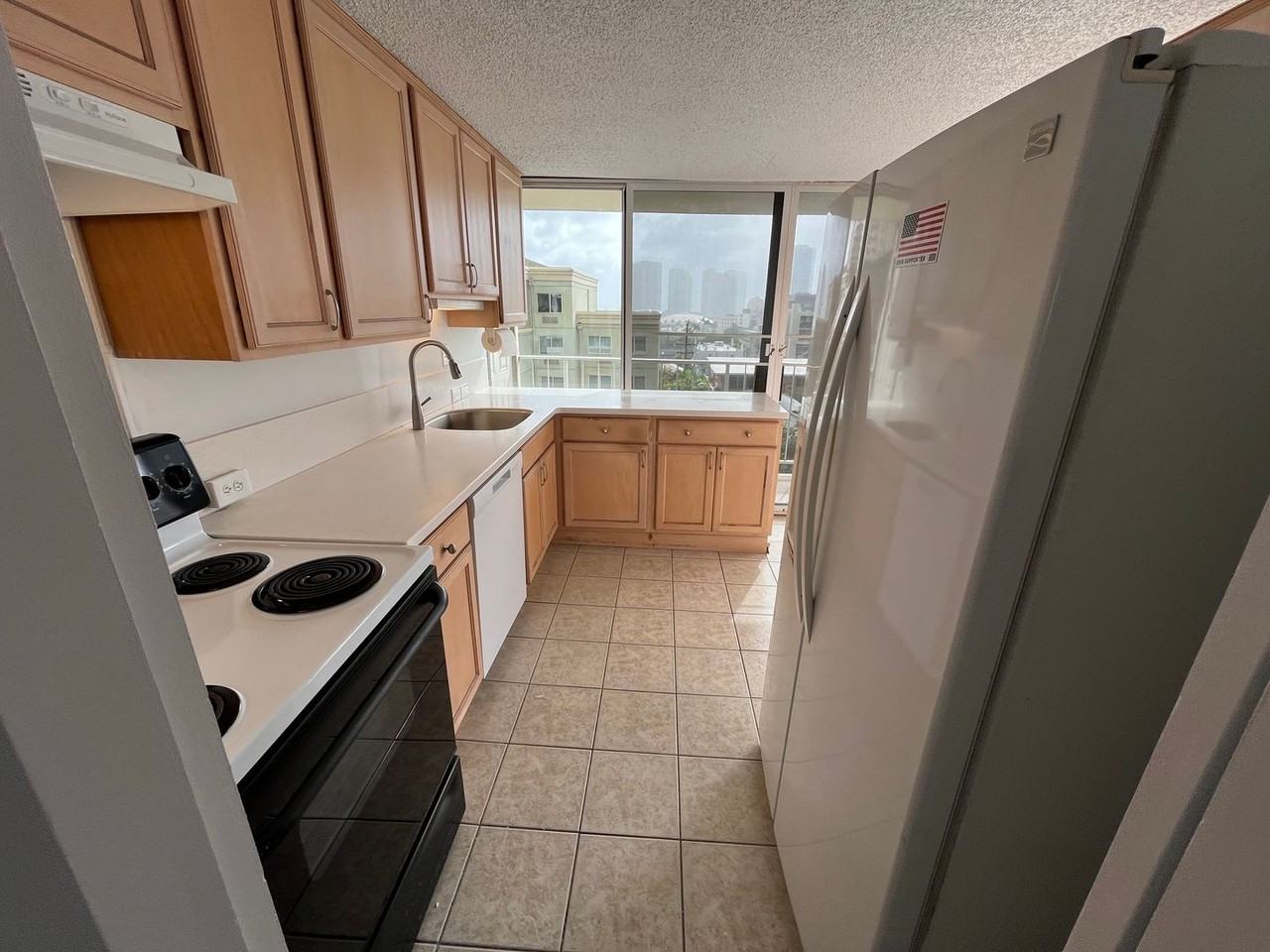 1425 Ward Ave #3W - Photo 6 of 27