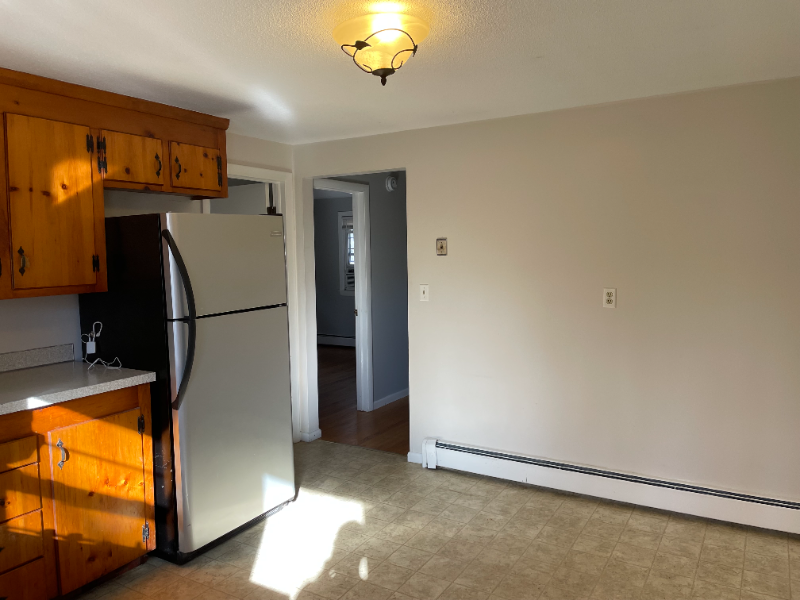 47 Bates St #B - Photo 3 of 13