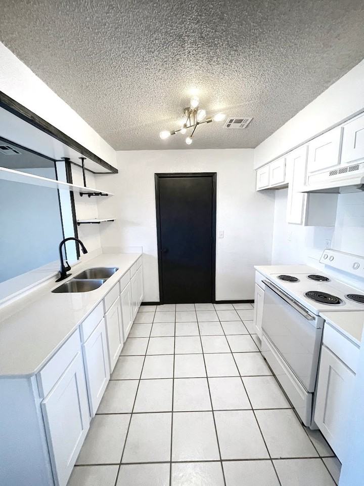 407 Nw 119th St #NA - Photo 2 of 8