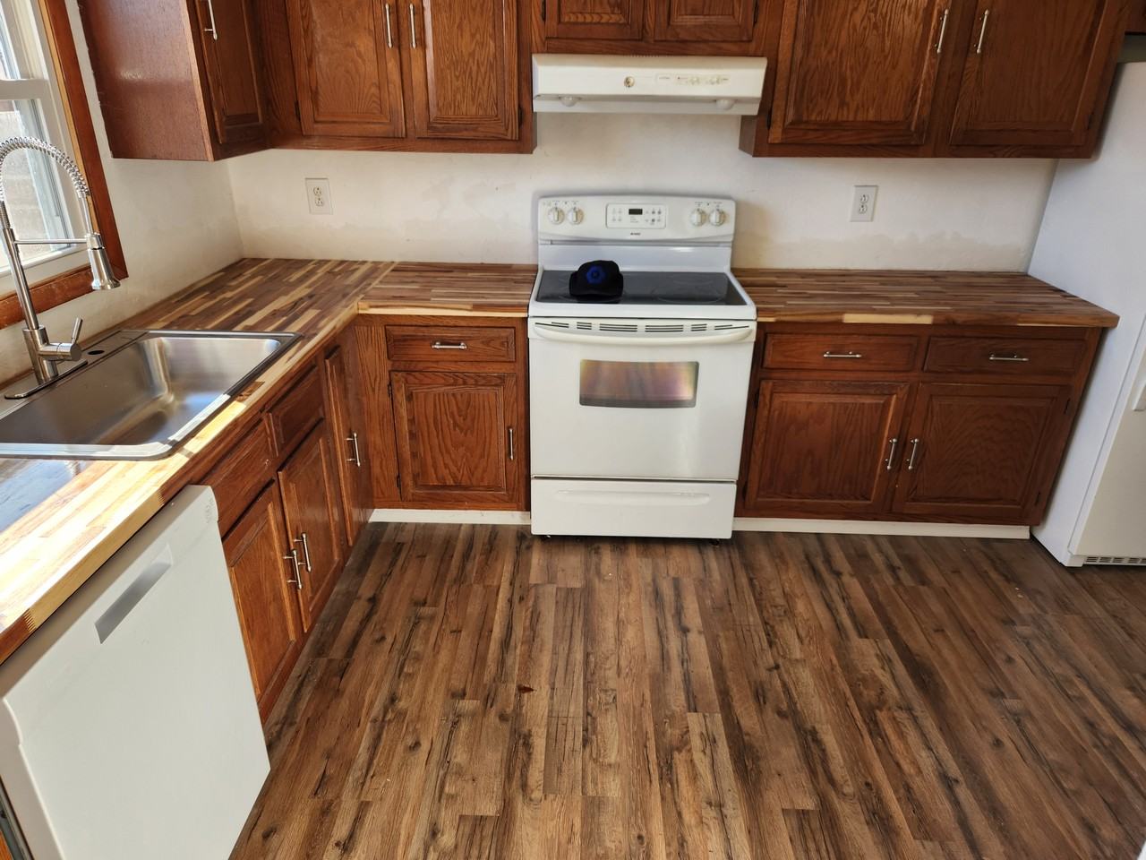106 Westfield Dr #106 - Photo 2 of 12