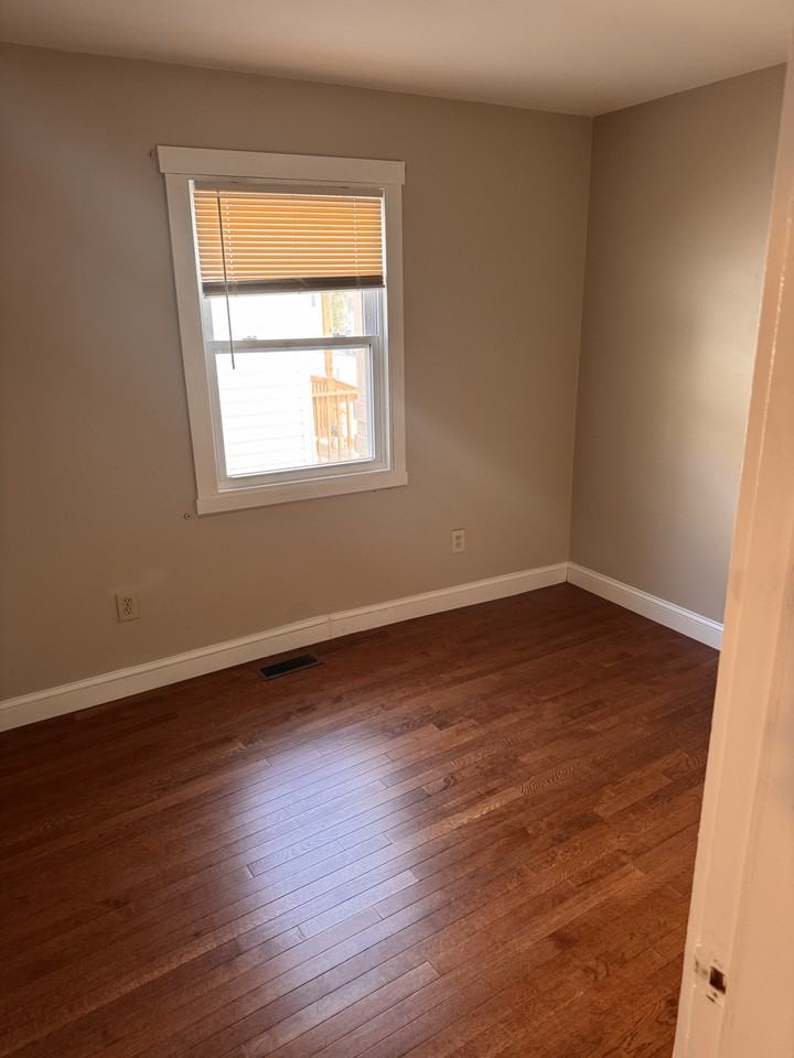 27 Douglas St #1 - Photo 3 of 7