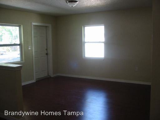 2911 6th Ave S - Photo 2 of 8