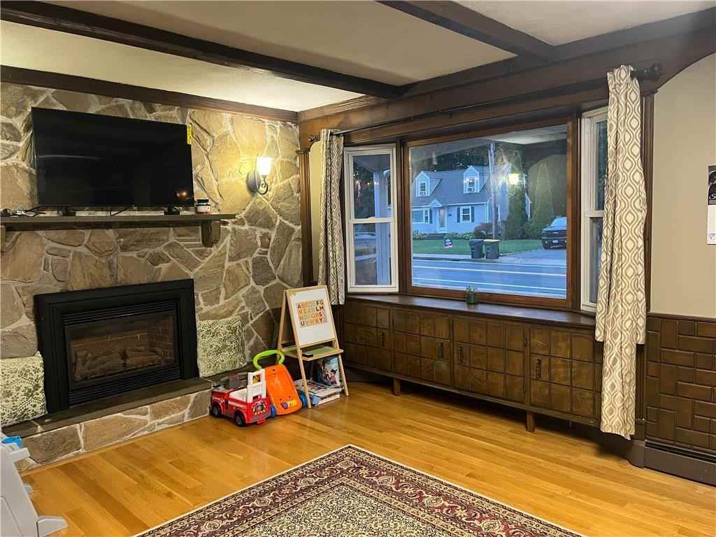 195 Pleasant View Ave - Photo 3 of 33