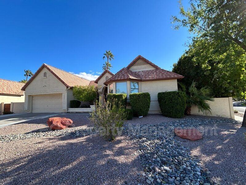 19403 N 68th Ave - Photo 2 of 45