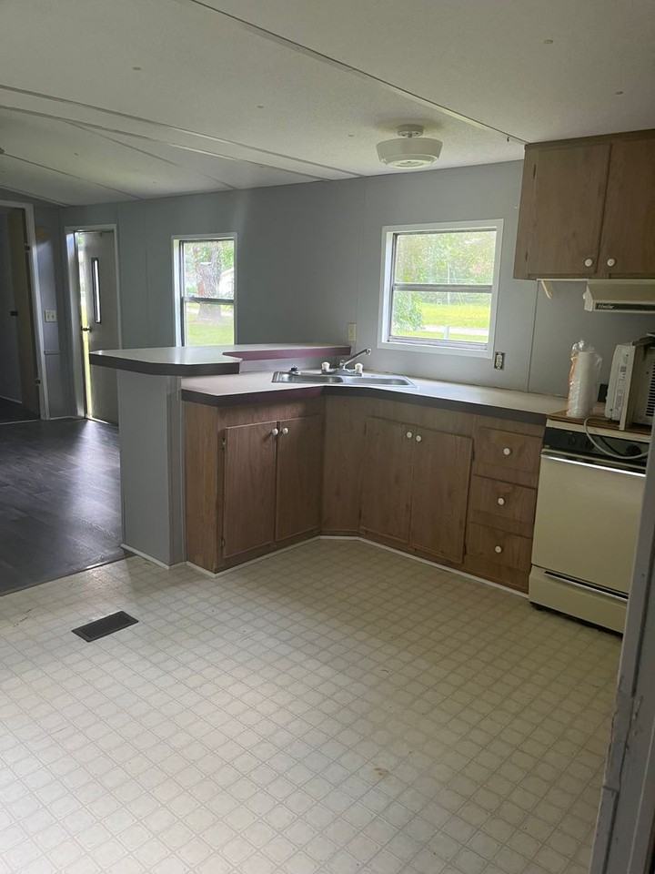 69 Dannee St - Photo 3 of 9